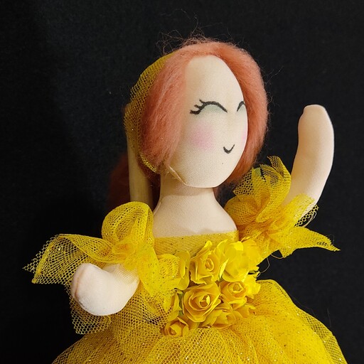 گلدان ، عروسک زرد 