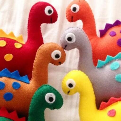 دایناسورهای شادو رنگی با پارچه های نمدی در سایز20تا 25سانتی بهترین هدیه برای کودک شما