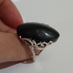 عقیق سیاه طبیعی و معدنی تراش دست خودم در قاب نقره اصل انگشتر سنگی زنانه