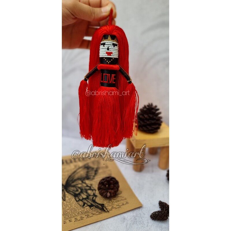 عروسک اویز منجوق بافی (زندانبافت) رنگ قرمز (کمی تیره) 9