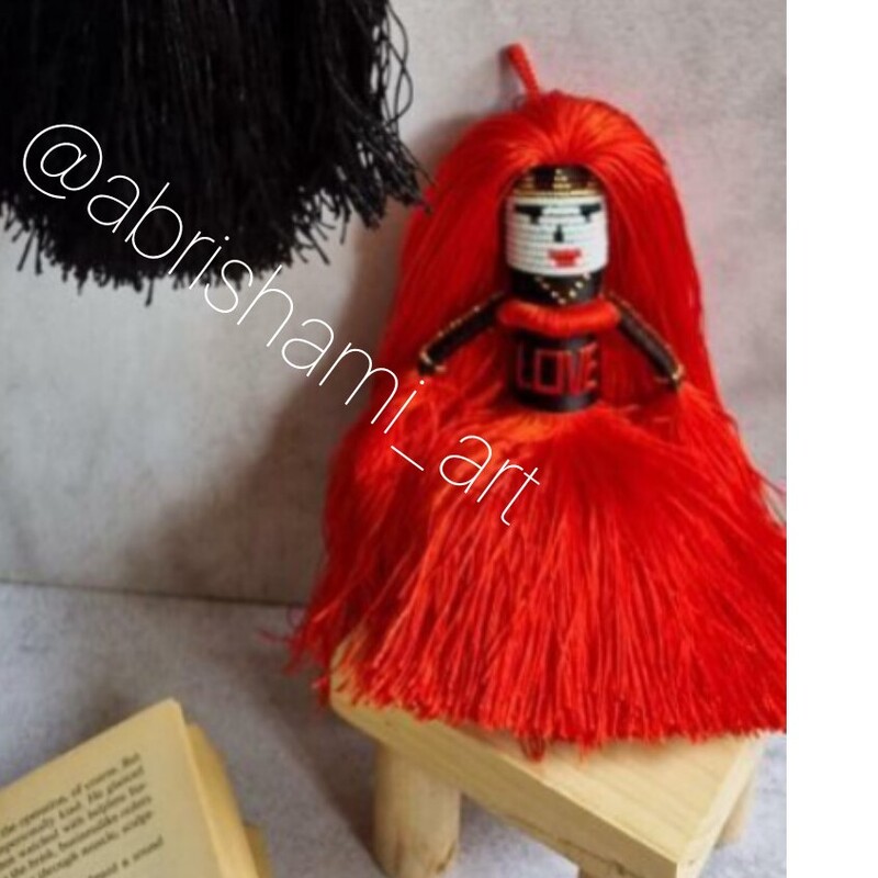 عروسک اویز منجوق بافی (زندانبافت) رنگ قرمز (کمی تیره) 9