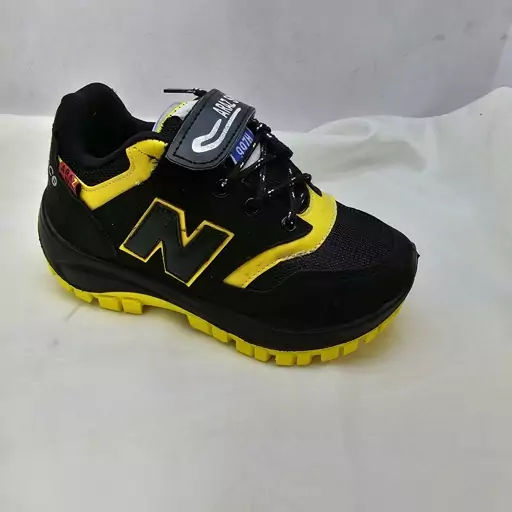 کفش نیوبالانس بچه گانه سایز 31 ..35 سه رنگ عاج مناسبnewbalance