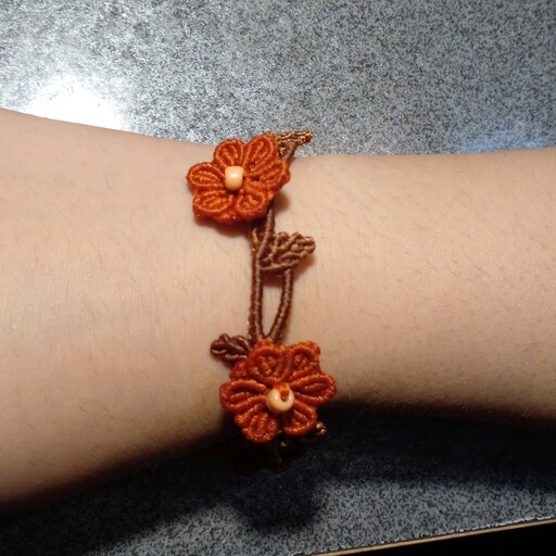 دستبند مکرومه دخترانه مدل شاخه و گل