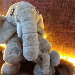 عروسک فیل بالشتی35 سانتی زیبا دوخت با خز نرم وزیبا همراه سرسویچی اشانتیون