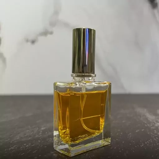 اسانس عطر اسپلندور بلک مردانه با پخش بو وماندگاری بالا .قیمت برحسب یک میل (قسمت توضیحات حتما مطالعه شود)