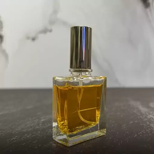 عطر لالیک لامور گرید H زنانه.قیمت برحسب یک میل (قسمت توضیحات حتما مطالعه شود)