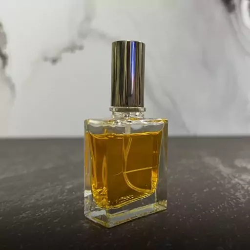 اسانس عطر تام فورد فابولوس مردانه،زنانه.قیمت برحسب یک  میل (قسمت توضیحات حتما مطالعه شود)