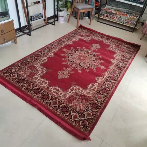 فرش طرح سنتی لاکی 700 شانه تراکم 1400  سایز 1 در 1.5