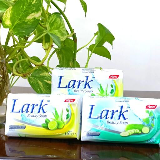 صابون لارک محصول اندونزی بسیار لطیف با وزن 150 گرم از  بهترین صابون های بازار
