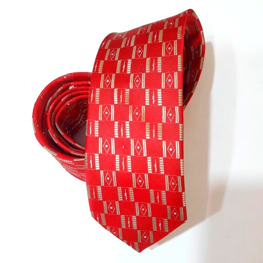 کراوات مردانه سایز بزرگسال رنگ قرمز با نقش و نگار طلایی رنگ 