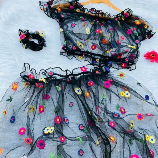 لباس خواب حریر با طرح گل های  بابونه ،توت فرنگی،همیشه بهار