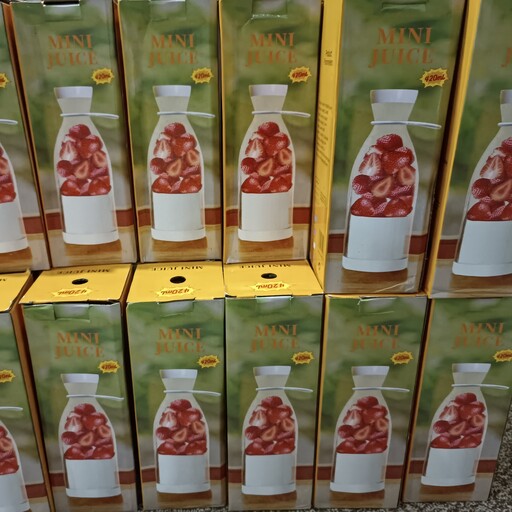 شیکر در سه رنگ سفیدوصورتی و بنفش برند MINI JUICE 