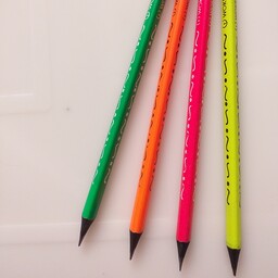 مداد مشکی سه گوش