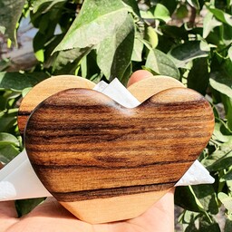 جا دستمالی دستساز قلبی با چوب گردوی دورنگ