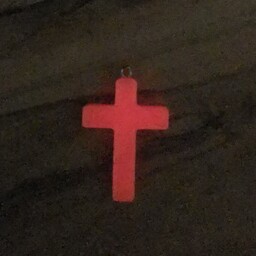 آویز دست ساز رزین  مدل صلیب طرح شب تاب قرمزبرند E. K کد 1063