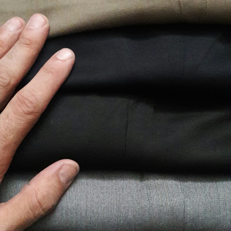 شلوار پارچه ای مردانه  5 رنگ سایز 46 تا 52 دارد