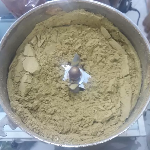 ادویه پودر گلپر خالص ( 100 گرمی) بسیار معطر و خوش طعم ،گلپردرجه 1