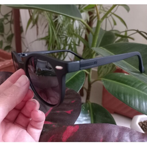 عینک آفتابی اسپرت اوگا مورل OGA مدل 7914                 دارای فریم گرد با خاصیت پلاریزه و UV400 و خاصیت آنتی رفلکس
