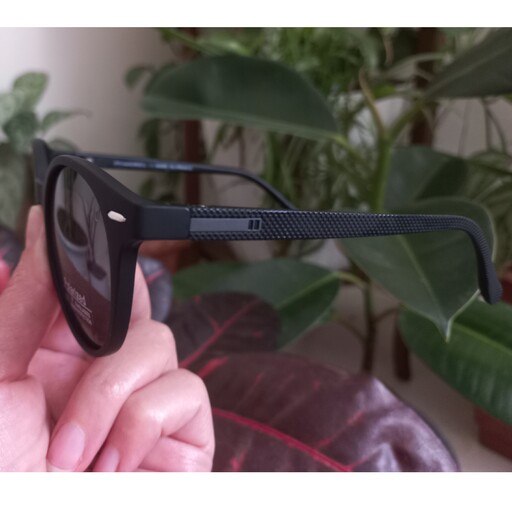 عینک آفتابی اسپرت اوگا مورل OGA مدل 78009                 دارای فریم گرد و دارای خاصیت پلاریزه با استاندارد UV400