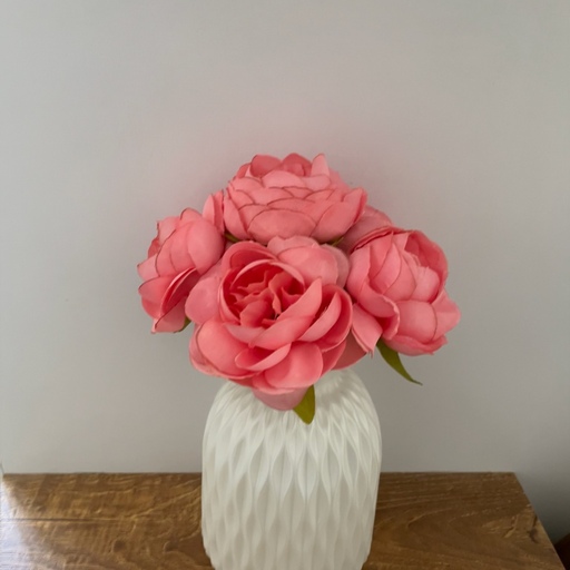 گل مصنوعی پیونی به همراه گلدان با رنگ بندی  زیبا ، متنوع