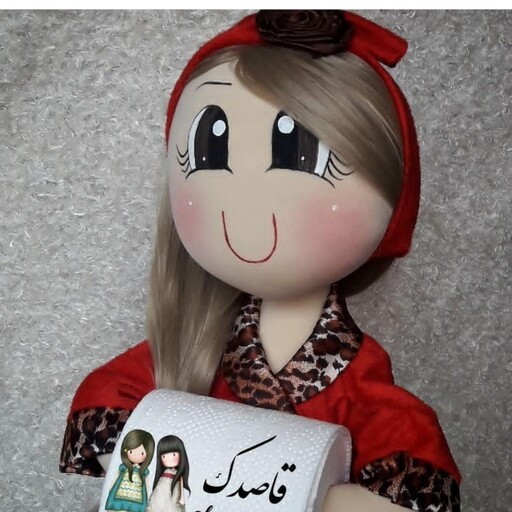 عروسک رولی عروسک نگهدارنده دستمال رولی با موهای بلوند لباس زرشکی مناسب جهیزیه و سیسمونی