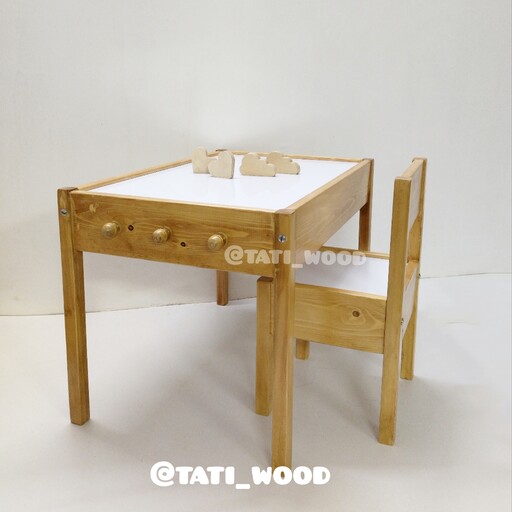 میز و  یک صندلی کودک طرح آیکیا ( سایز کوچک، مناسب برای 3 تا 7 سال) ، با آویز  کنار میز، هزینه ارسال پس کرایه 