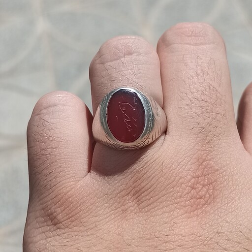 انگشتر نقره کار دست عقیق سرخ یمنی کهنه اصل درجه یک زیبا .