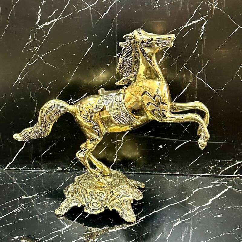 مجسمه اسب زین دار برنزی با قلمکاری درجه یک ،کیفیت عالی نماد ثروت و موفقیت  ارتفاع 34در 39سانت