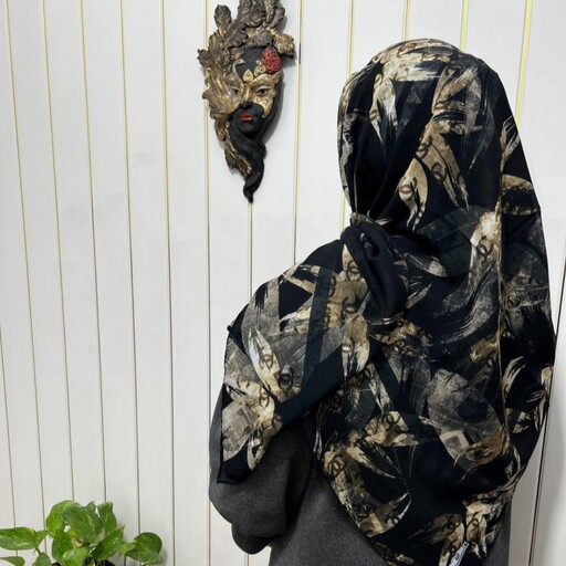 (روسری چارقد قم) روسری حریر کرپ دستدوز اورجینال با طرح های بسیار زیبا و جذاب 