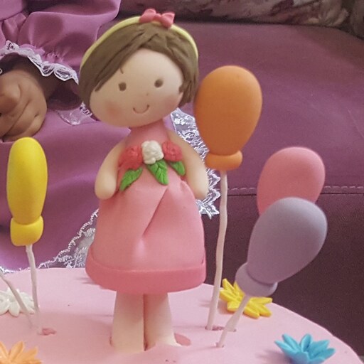 عروسک خمیری دخترانه فرشته گلدار دستساز مجسمه نشکن اکسسوری تاپر کیک جشن تولد