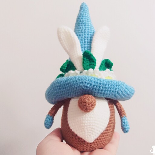 عروسک دست بافت طرح گنوم خرگوشی کلاه بوقی زیبای کامل بافتنی(87گرمی)