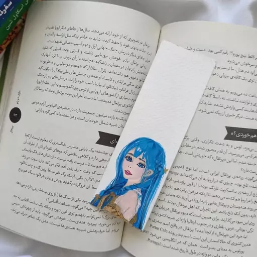 بوک مارک یا نشانگر مقوایی نقاشی شده با آبرنگ طرح دختر  مناسب برای نشانه گذاری صفحه کتاب و هدیه دادن 