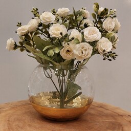 گلدان کف طلایی و دسته گل رز  زیبای خارجی