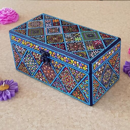 جعبه چوبی اجرا شده با تکنیک ترکیبی دات ماندالا و نقطه کوبی چندلایه