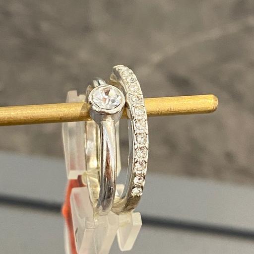 حلقه و پشت حلقه ای نقره ای انگشتر در پک دوتایی مناسب کادو تولد طلایی هم موجودست