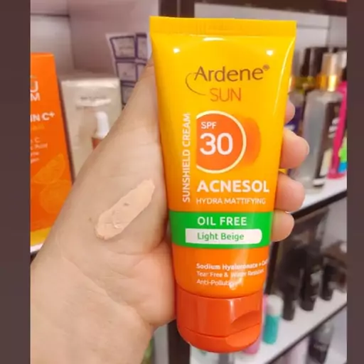 کرم ضد آفتاب آکنه سول آردن spf30بژ روشن فاقدچربی