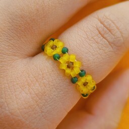انگشتر منجوقی طرح گل آفتابگردان(بافته شده از منجوق تِلا) 