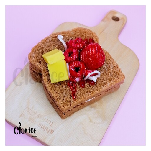 شمع فانتزی دستساز مدل نان تست با مربای توت فرنگی و کره، دکوری تزیینی، هدیه