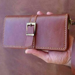 کیف پاسپورتی مردانه دستدوز  دوخته شده با چرم طبیعی بزی و نخ موم زده ترک قابل اجرا در رنگ دلخواه