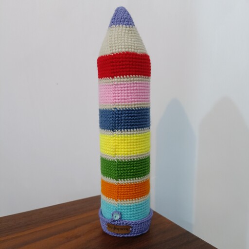 جامدادی طرح مدادرنگی همراه با یک بسته مداد رنگی 24 رنگ