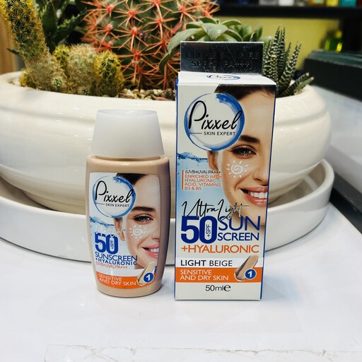 کرم ضد آفتاب رنگی پیکسل مناسب پوست های خشک  تا نرمال و حساس با SPF50 رنگ بژ روشن و طبیعی 
