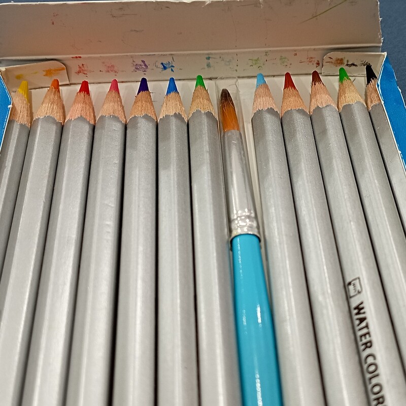 مداد رنگی آبرنگی 12 رنگ آریا به همراه قلم مو با کیفیت بسیار عالی کد 3084