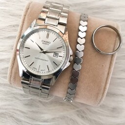 ساعت کاسیو مردانه بند نقره ای صفحه سفید همراه دستبند و حلقه 