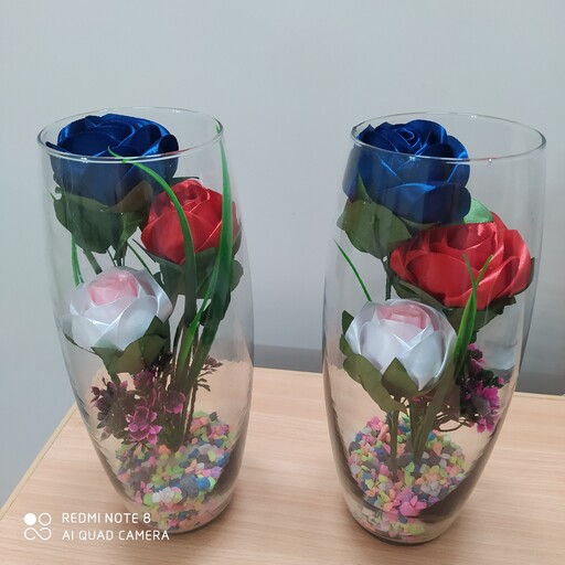 گلدان شیشه ای گل رز 