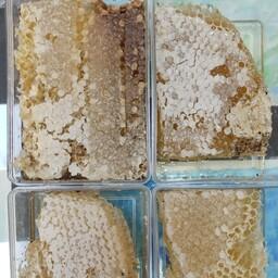 عسل  با موم کاملا طبیعی خود بافت (بافته شده توسط زنبور بدون مواد اضافه که شمال برگه موم می شود) برداشت شده از دشت مغان
