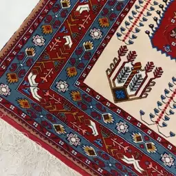 قالیچه دستباف چله ابریشم سورمه ای و کرم ابعاد 2 در 130 یا 3 متری