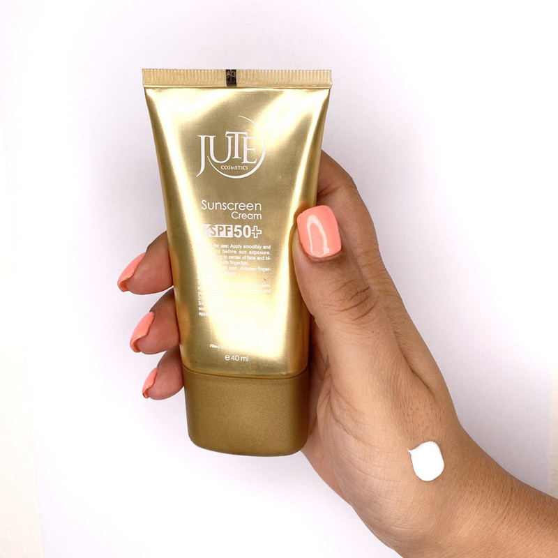 ضد آفتاب انواع پوست +SPF50 بیرنگ ژوت