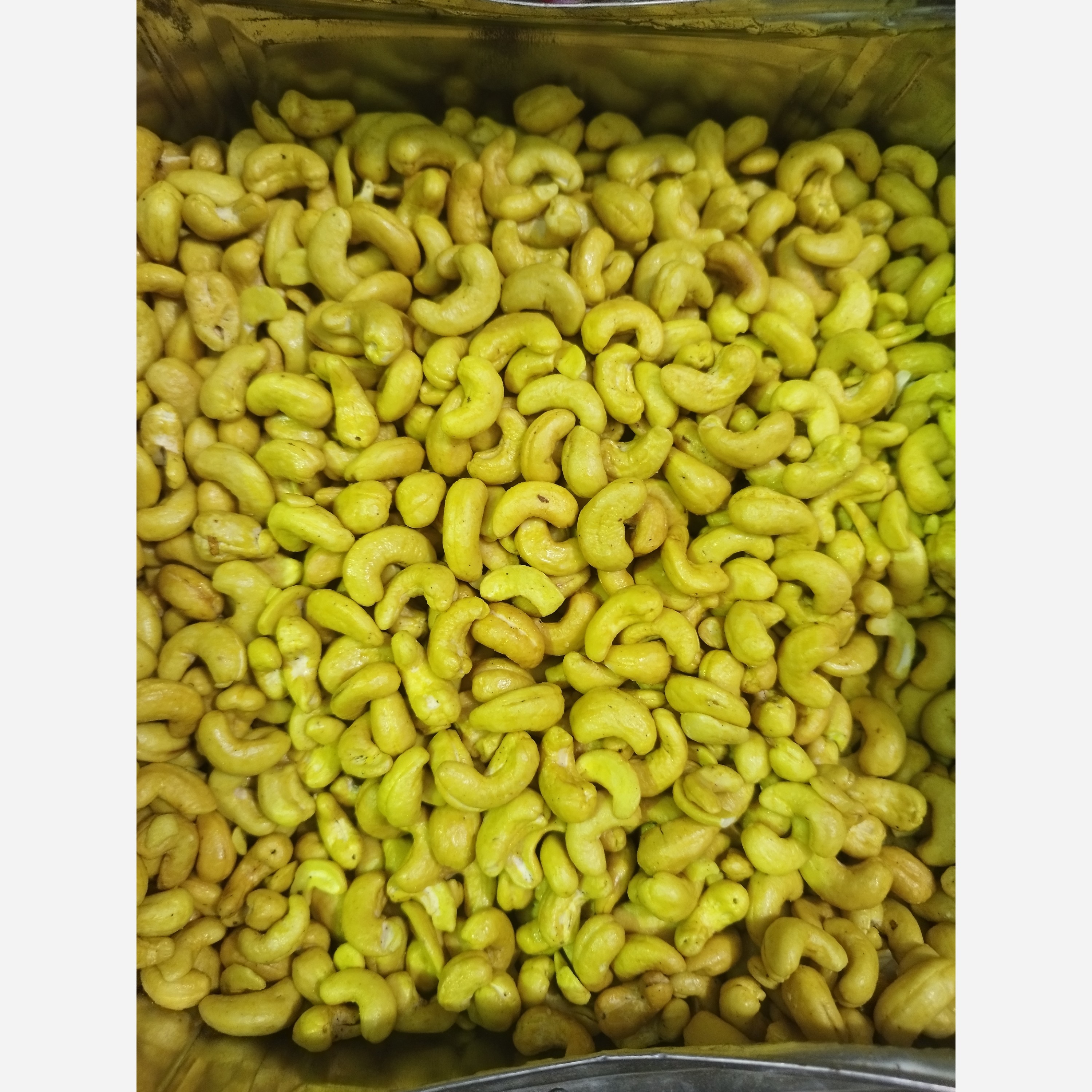 بادام هندی زعفرانی تازه و خوشطعم (100گرمی)