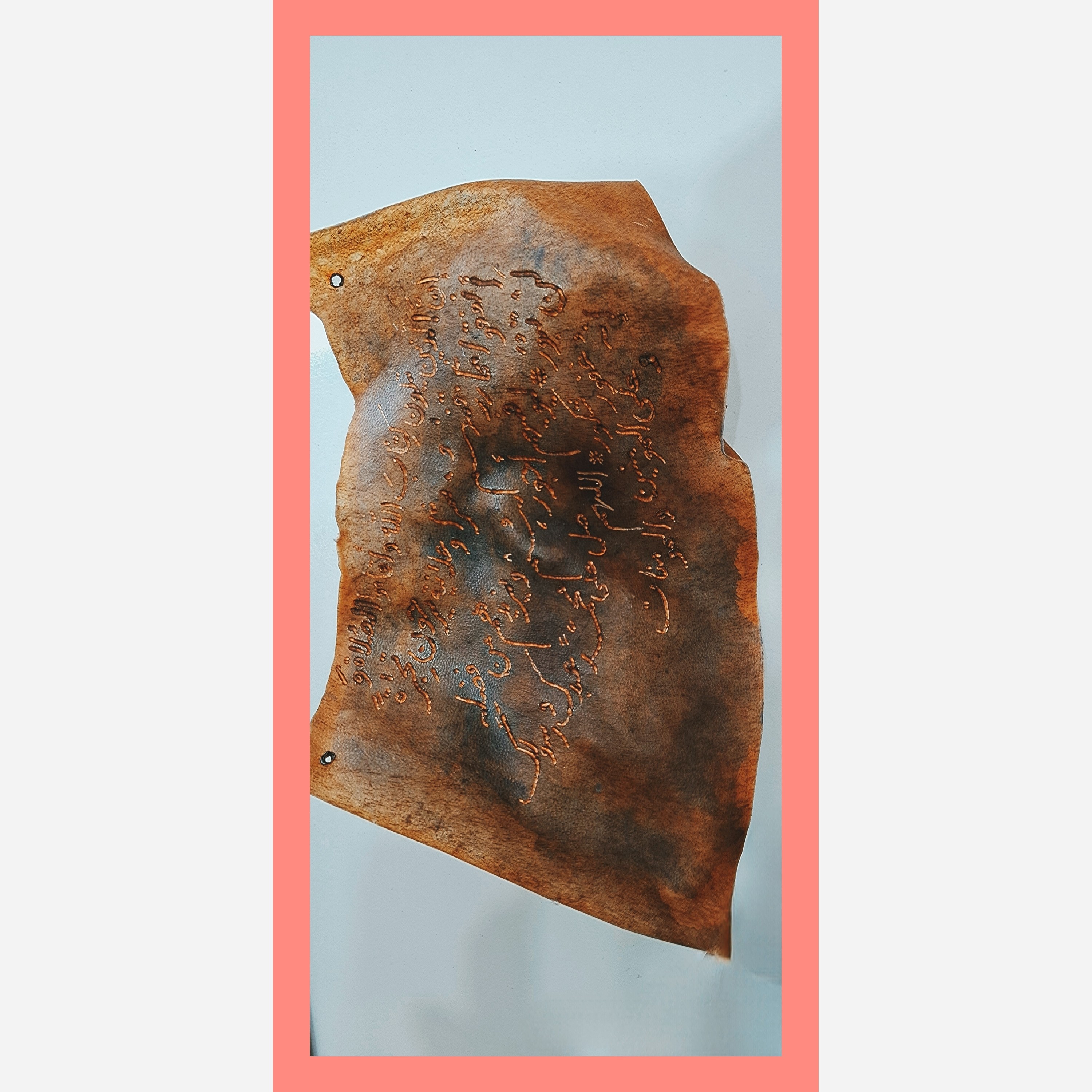 سوخته نگاری روی چرم طبیعی 