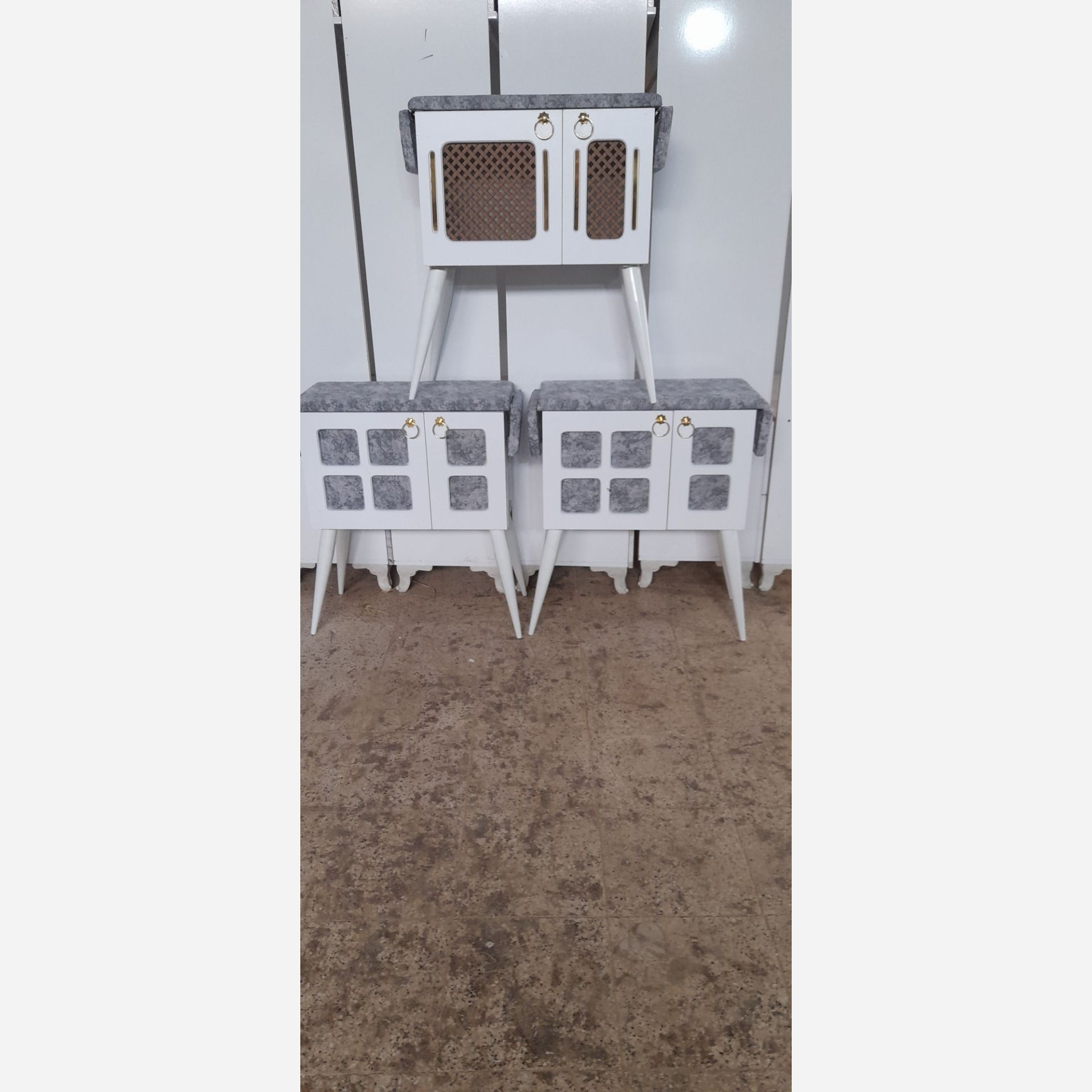میز اتو وچرخ خیاطی (پس کرایه)